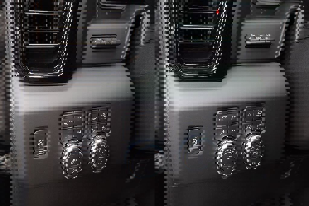 New 2026 GMC Sierra 2500 AT4 w/ AT4 Premium Plus Package image 8