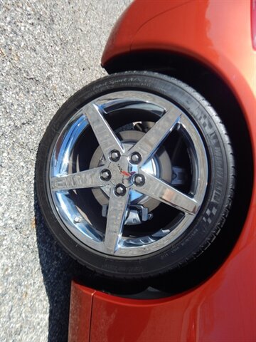 Used 2005 Chevrolet Corvette Convertible w/ Preferred Equipment Group RWD image 16