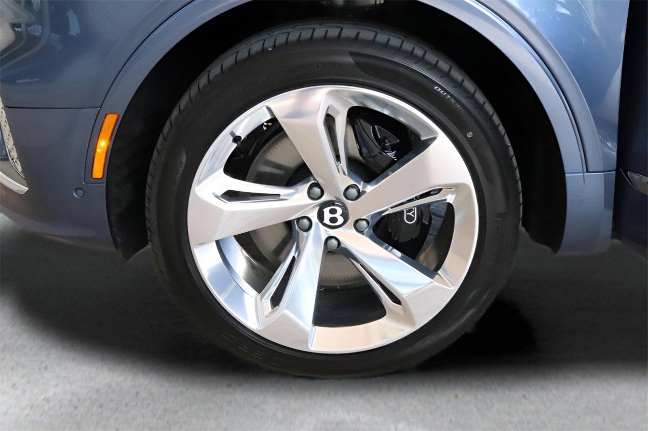 New 2025 Bentley Bentayga Extended Wheelbase image 10