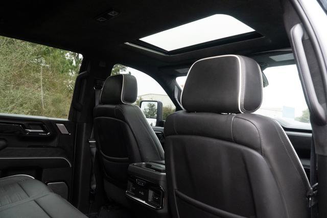 Used 2025 GMC Sierra 2500 AT4X image 29