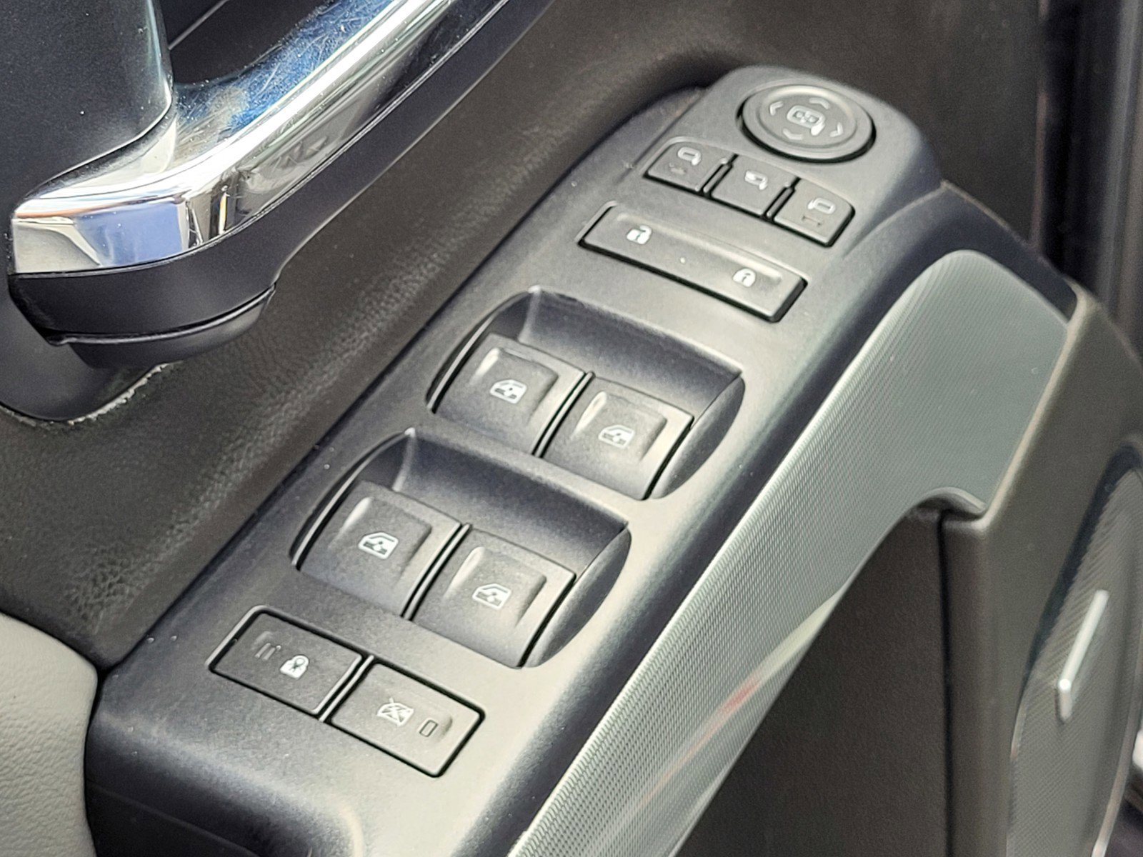 Used 2014 Chevrolet Silverado 1500 LTZ Z71 w/ LTZ Plus Package AWD/4WD image 8