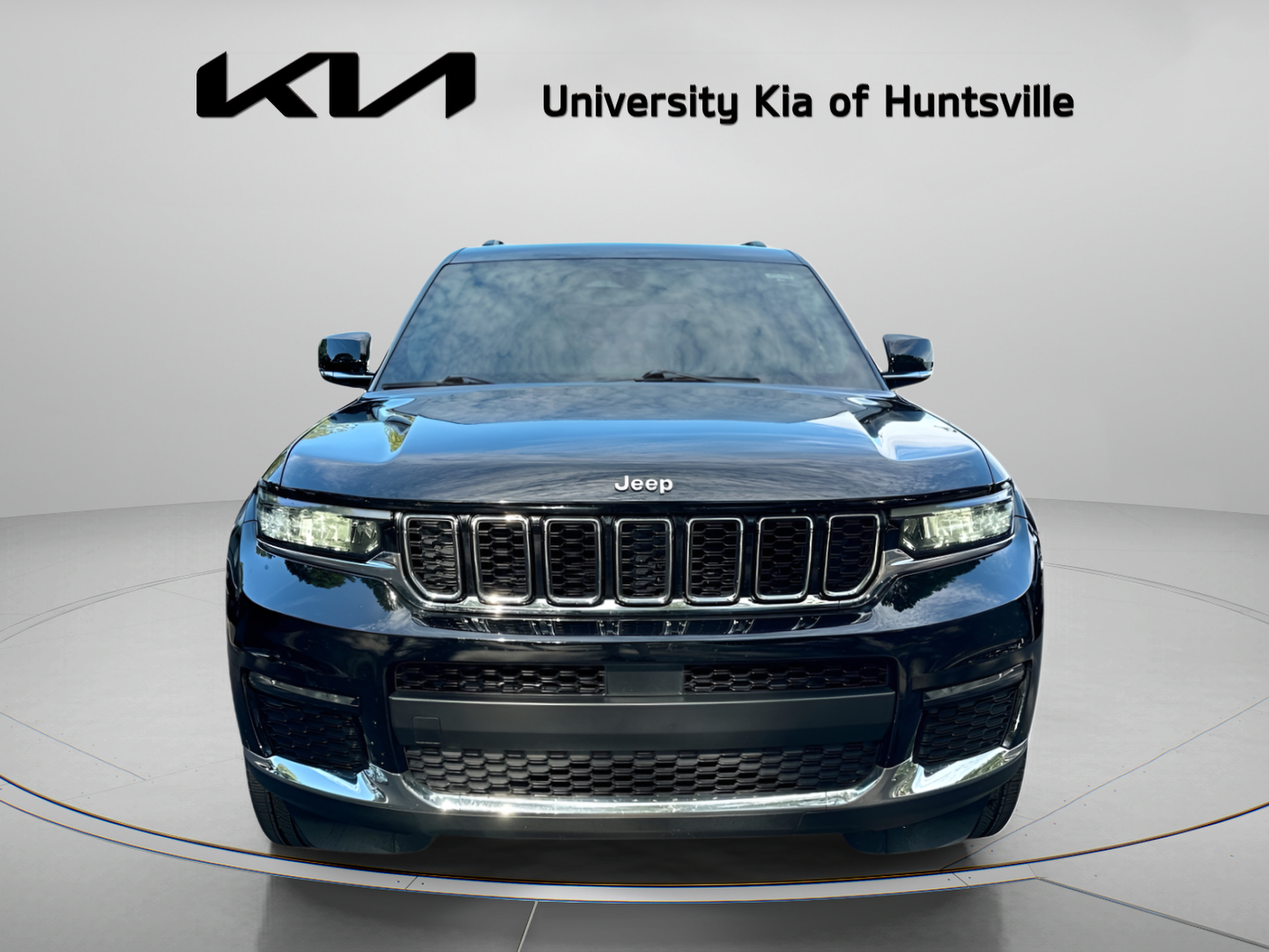 Used 2022 Jeep Grand Cherokee L Limited RWD image 3