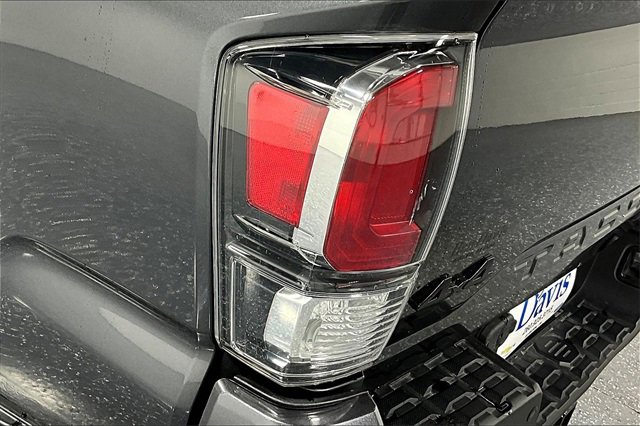 Used 2021 Toyota Tacoma Limited image 23