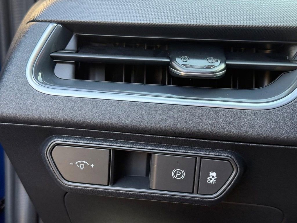 New 2025 Kia K4 GT-Line Turbo FWD image 18