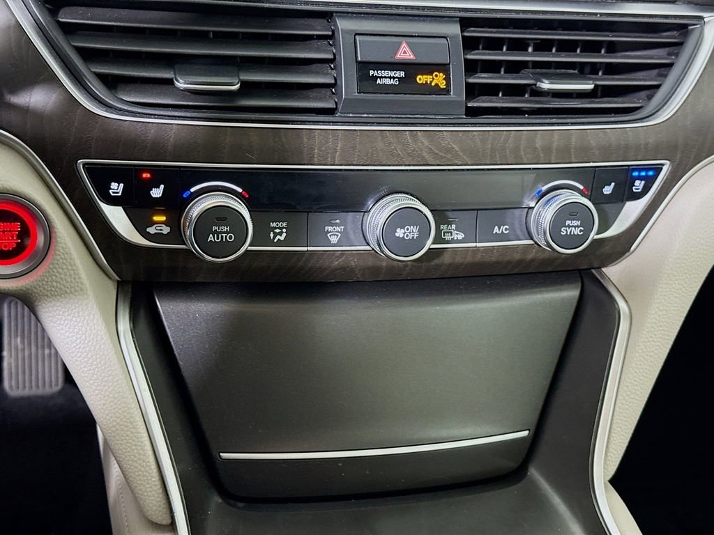 Used 2018 Honda Accord Touring image 8