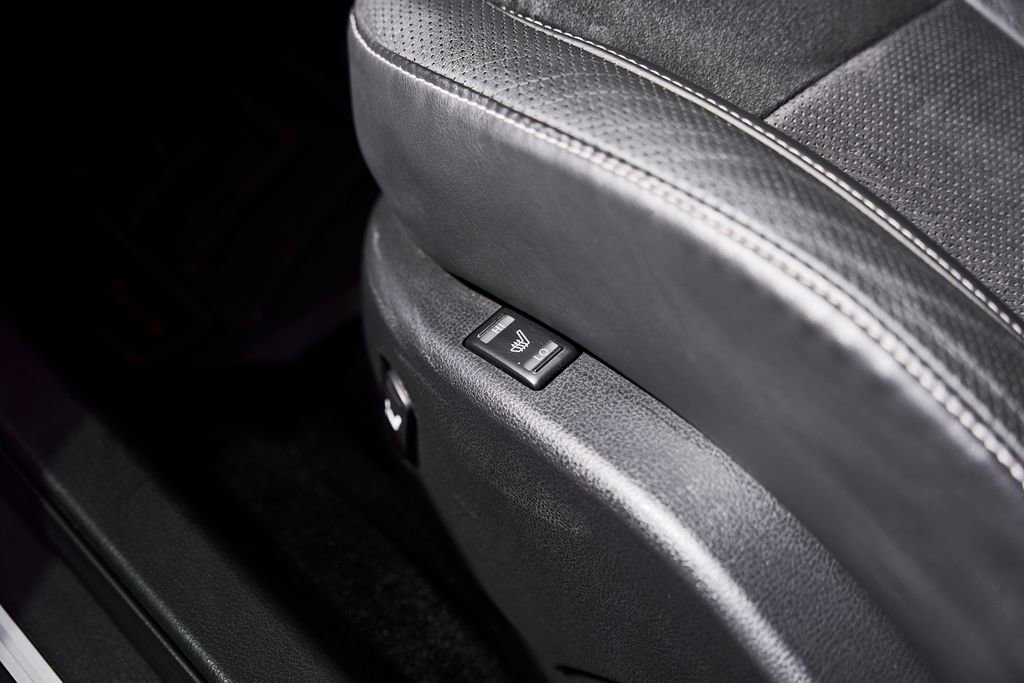 Used 2021 Nissan GT-R Premium image 40