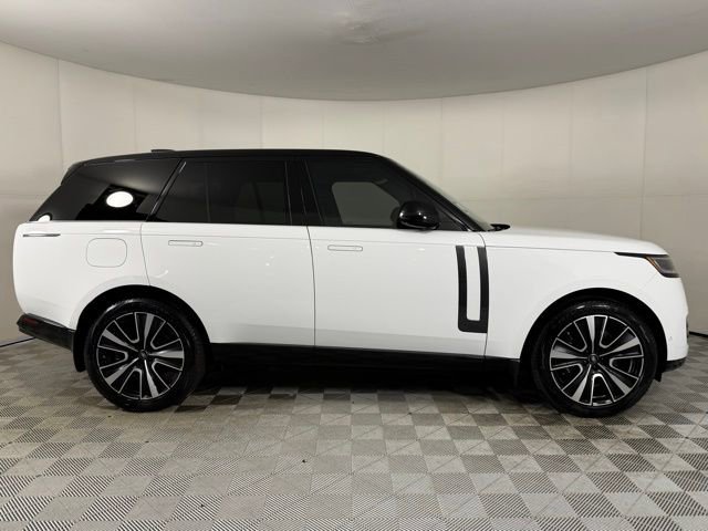 New 2025 Land Rover Range Rover SE image 7