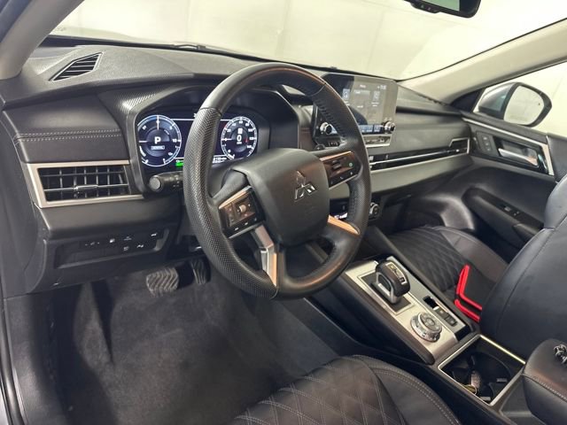 Used 2023 Mitsubishi Outlander SEL image 13