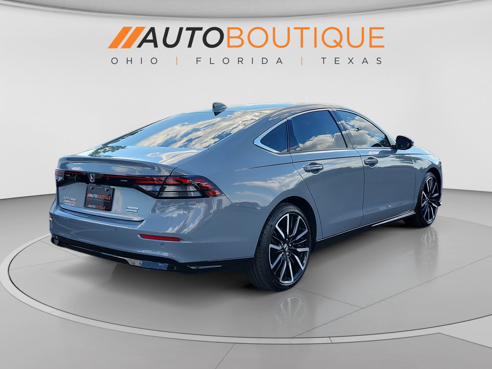 Used 2025 Honda Accord Touring image 5