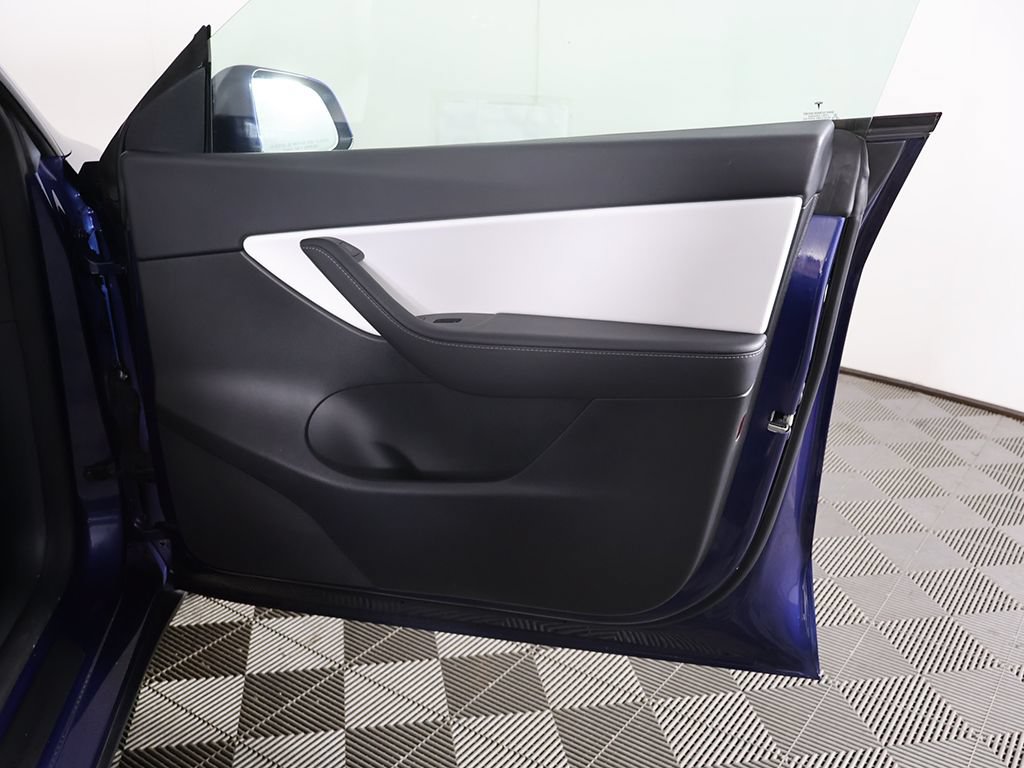 Used 2022 Tesla Model Y Long Range AWD/4WD image 19