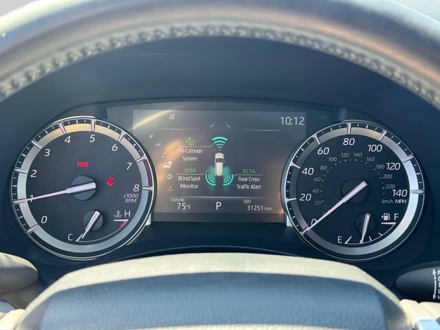 Used 2022 Toyota Highlander XLE AWD/4WD image 32