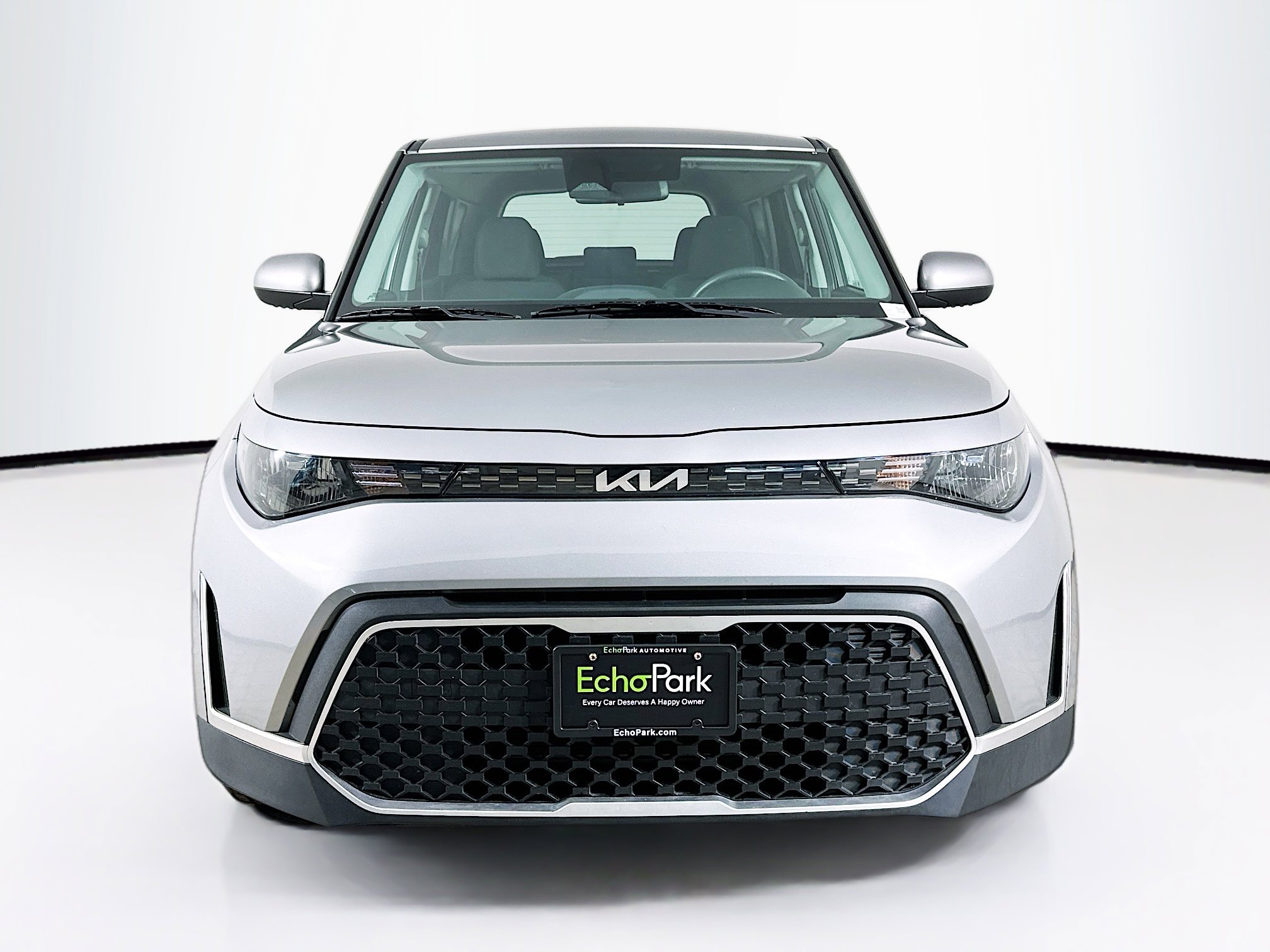 Used 2025 Kia Soul LX w/ LX Technology Package image 2