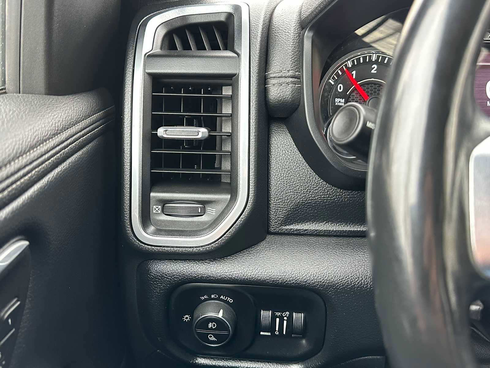 Used 2022 RAM 1500 Laramie w/ Sport Appearance Package image 32