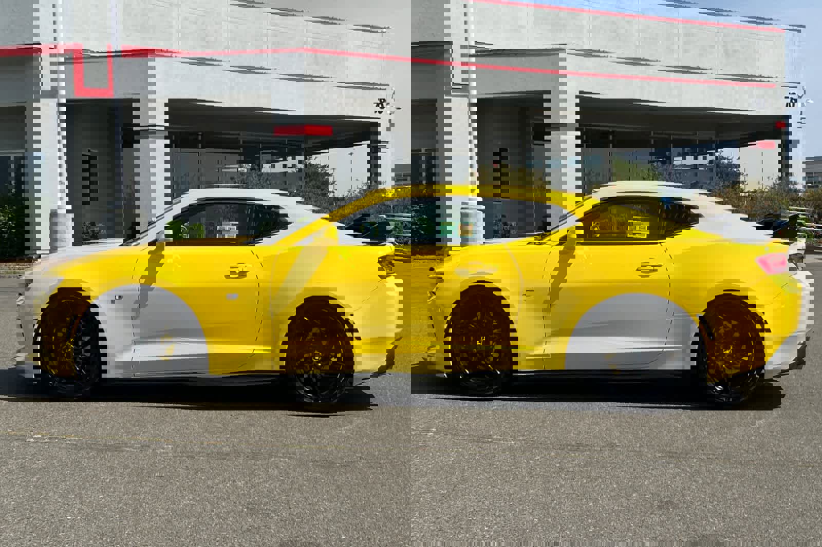 Used 2017 Chevrolet Camaro LT image 9