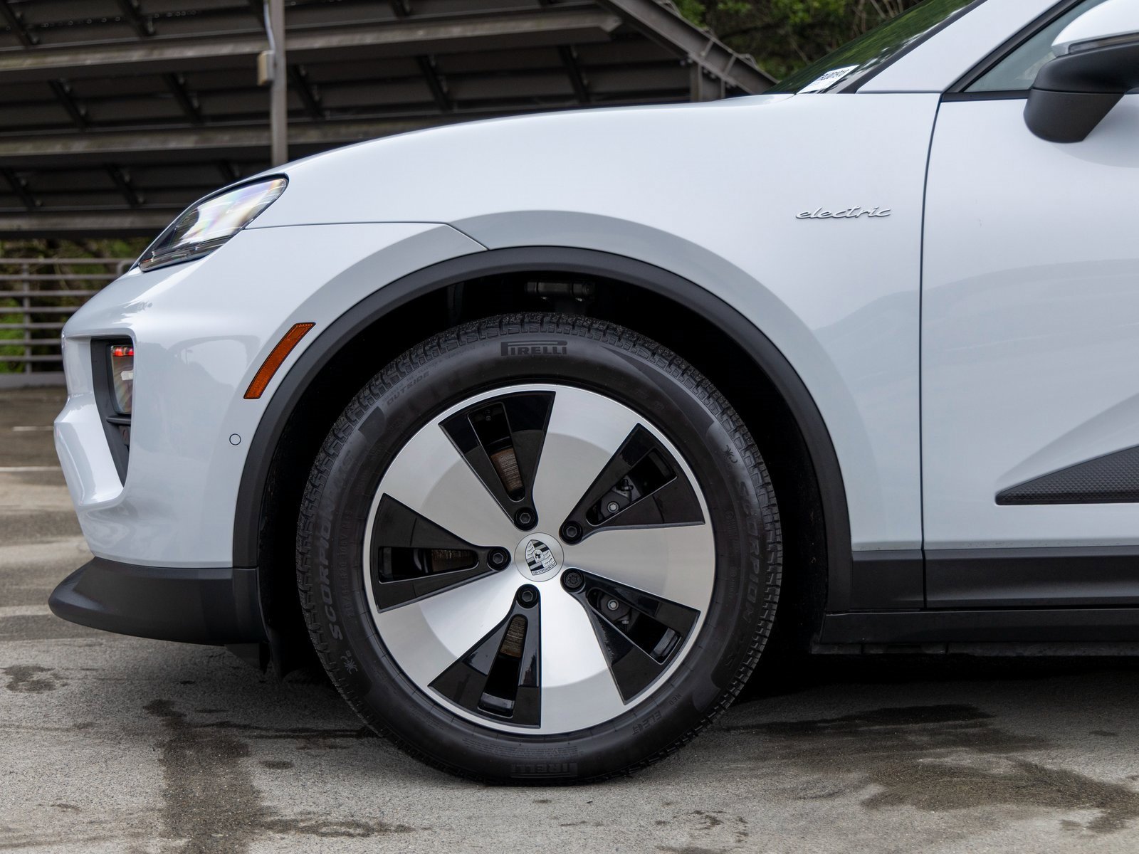 Certified 2024 Porsche Macan 4 Electric image 13