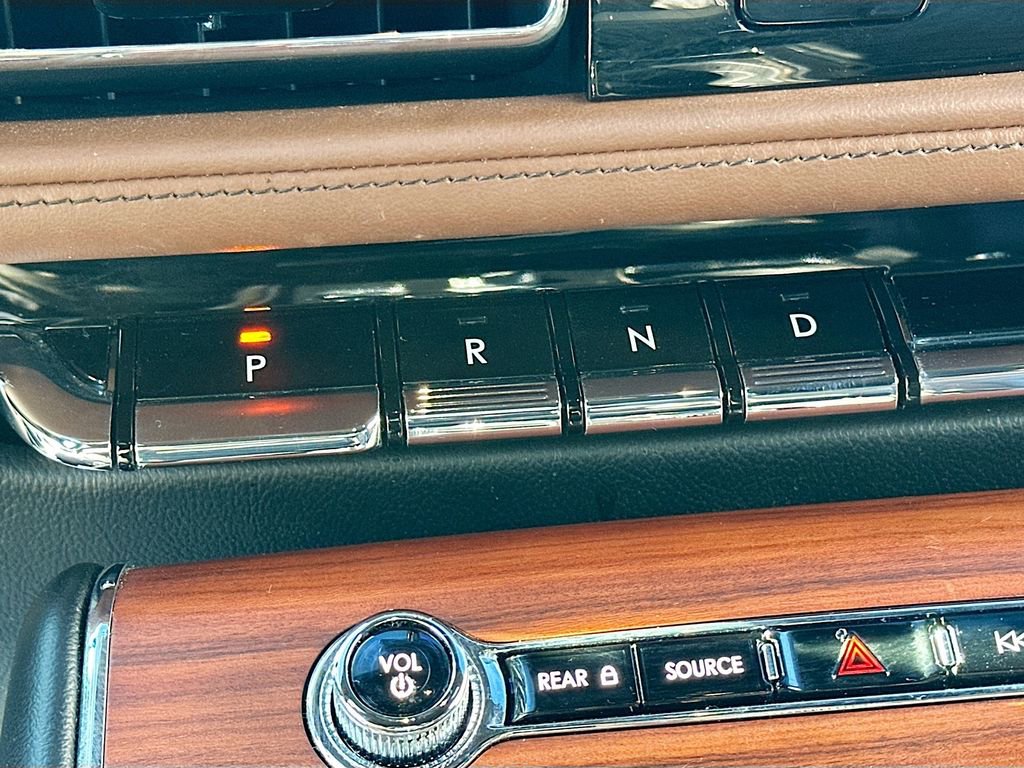 Used 2021 Lincoln Aviator Reserve w/ Elements Package Plus image 17