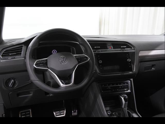 Used 2022 Volkswagen Tiguan SEL R-Line AWD/4WD image 6