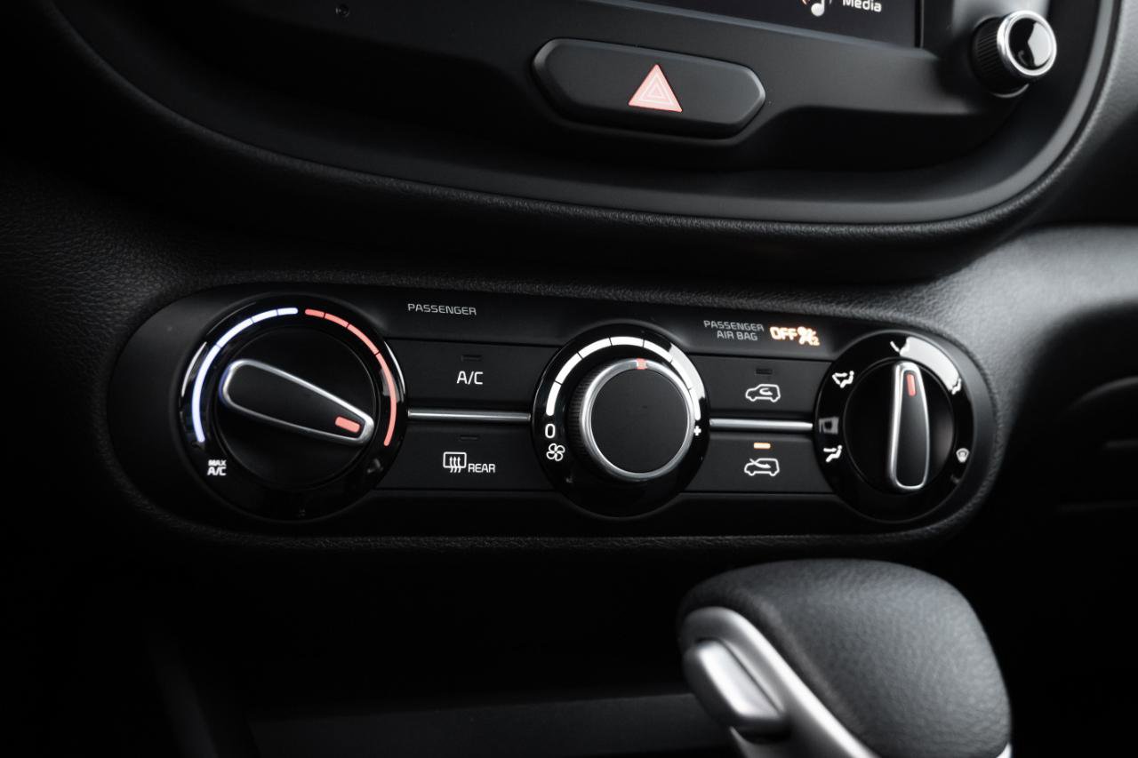 Used 2024 Kia Soul LX w/ Option Group 015 FWD image 31