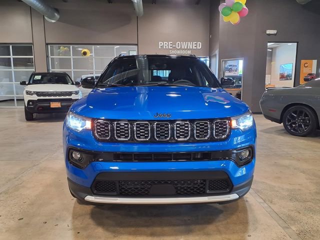Used 2025 Jeep Compass Limited AWD/4WD image 3