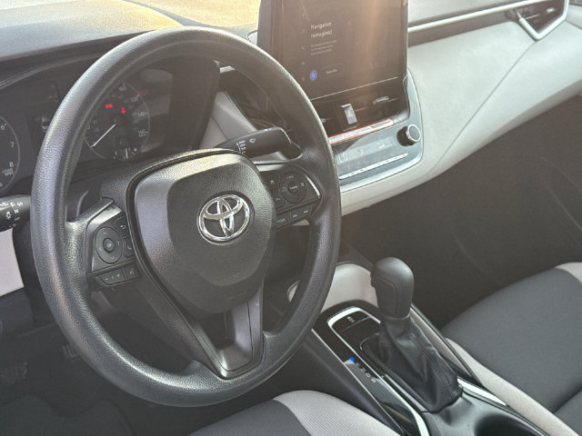 Used 2025 Toyota Corolla LE FWD image 17