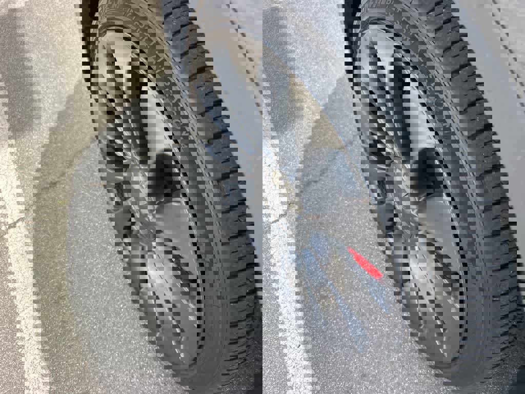 Used 2024 Tesla Model Y Performance AWD/4WD image 6