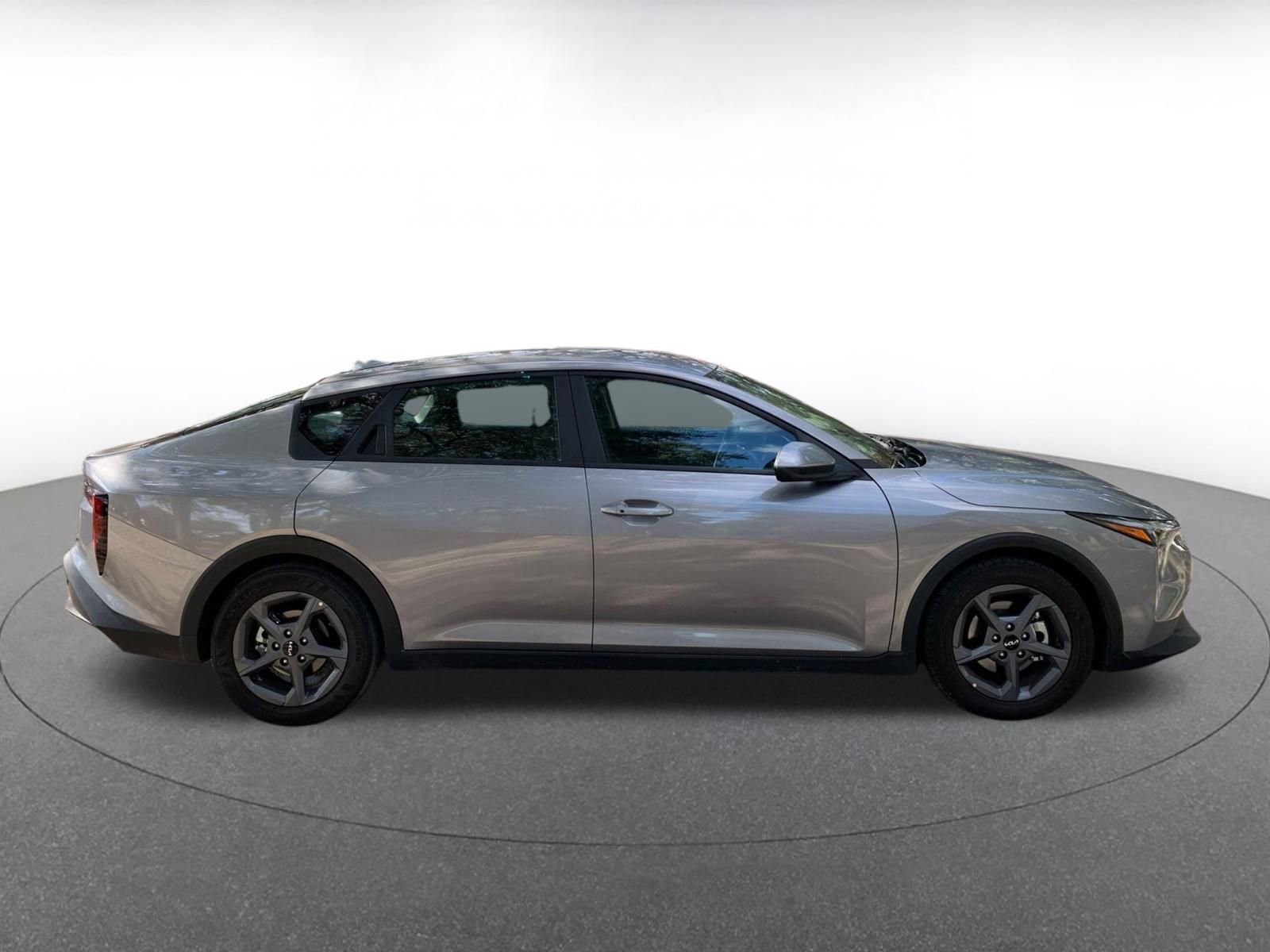 Used 2025 Kia K4 LXS image 8