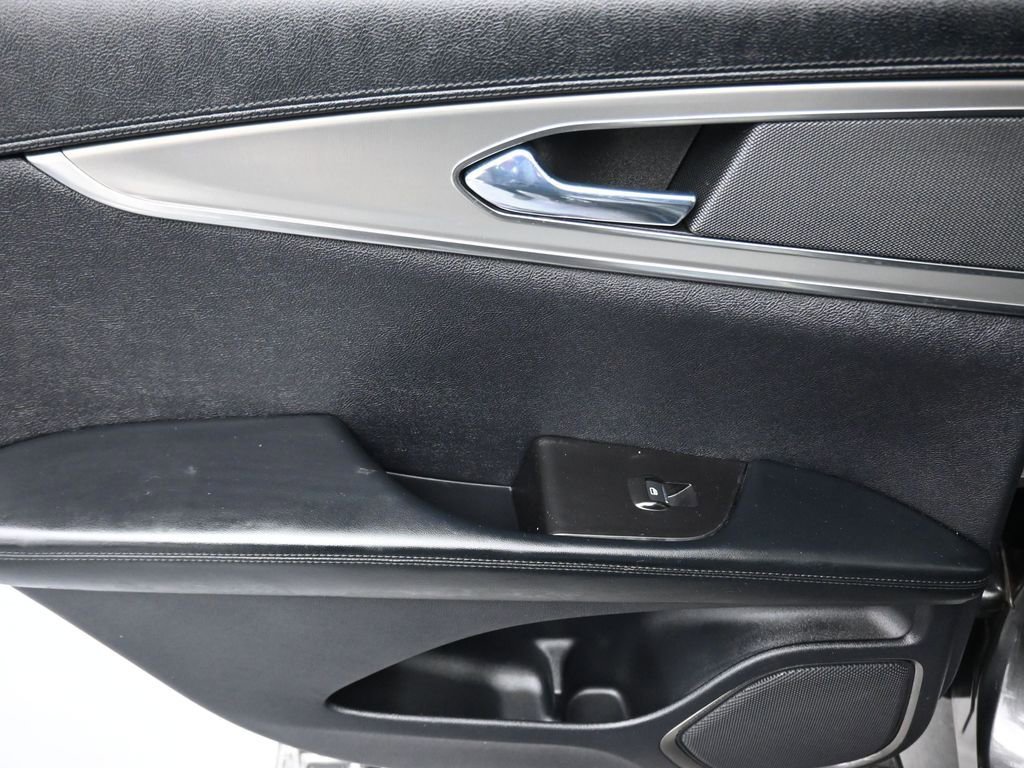 Used 2019 Lincoln Nautilus Select image 32