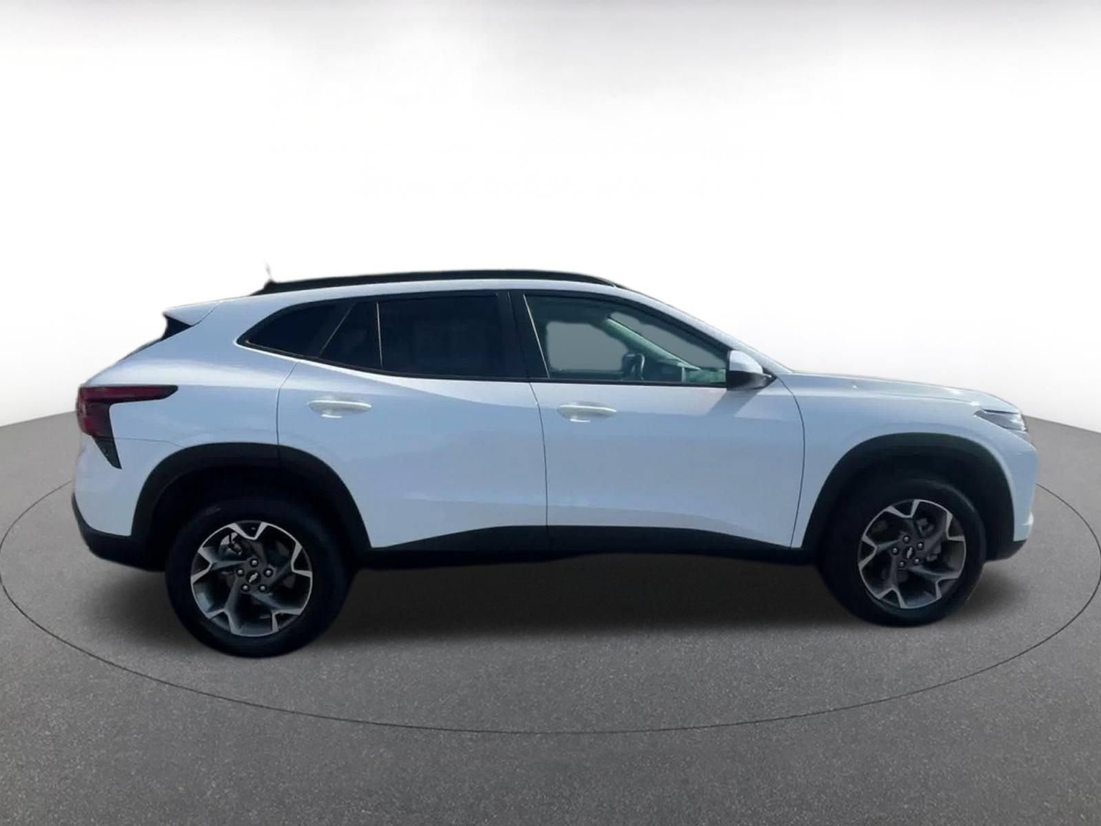 Used 2025 Chevrolet Trax LT w/ LT Convenience Package FWD image 15