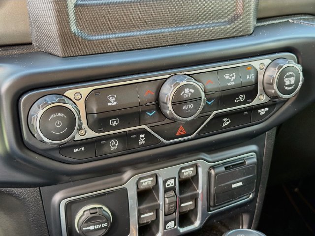 Used 2019 Jeep Wrangler Unlimited Rubicon AWD/4WD image 16