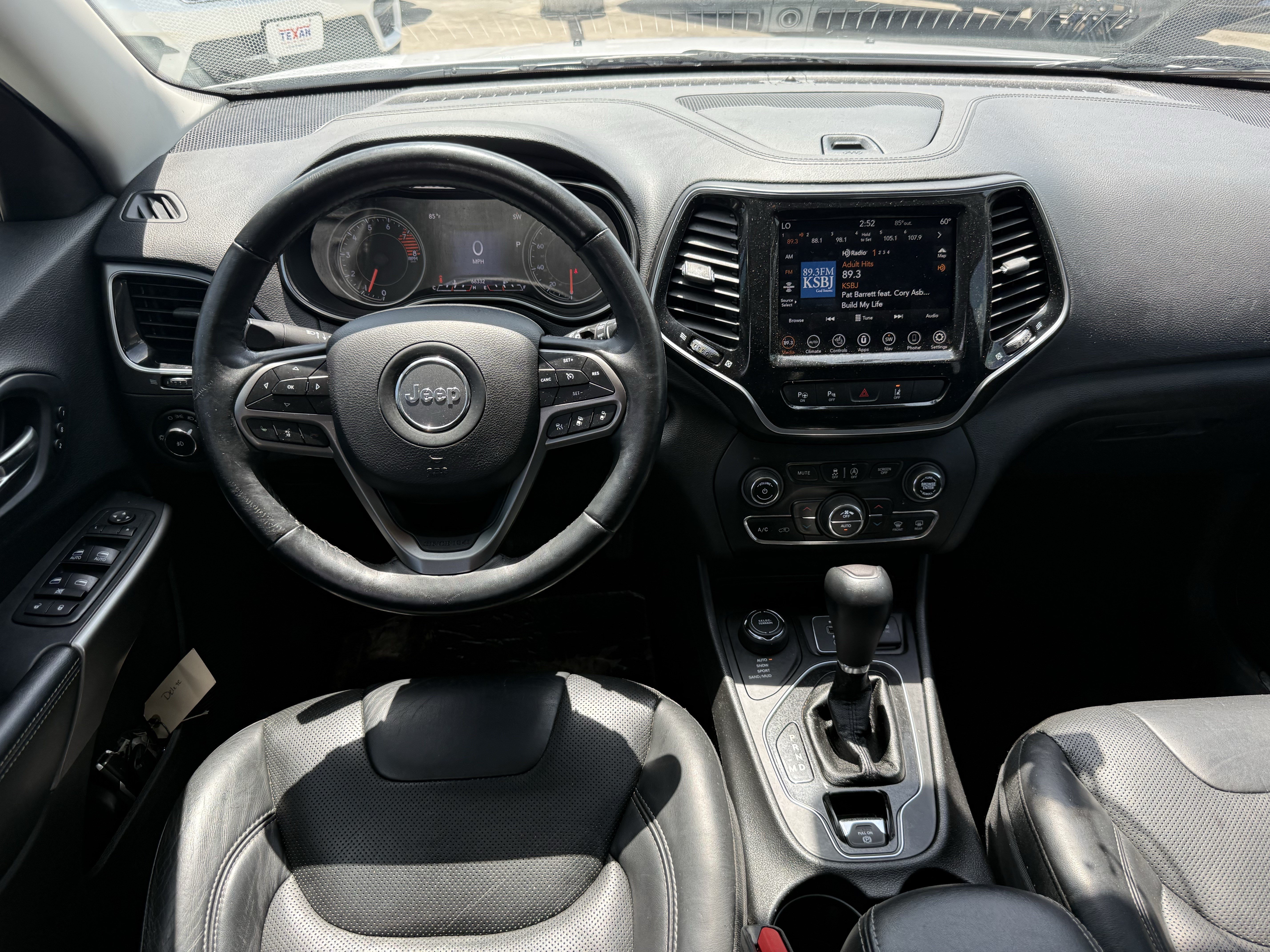 Used 2019 Jeep Cherokee Limited w/ Technology Group AWD/4WD image 14