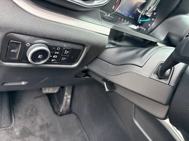 Used 2023 Ford Explorer XLT w/ Equipment Group 202A AWD/4WD image 26