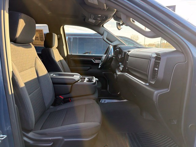 Used 2024 Chevrolet Silverado 1500 LT AWD/4WD image 29