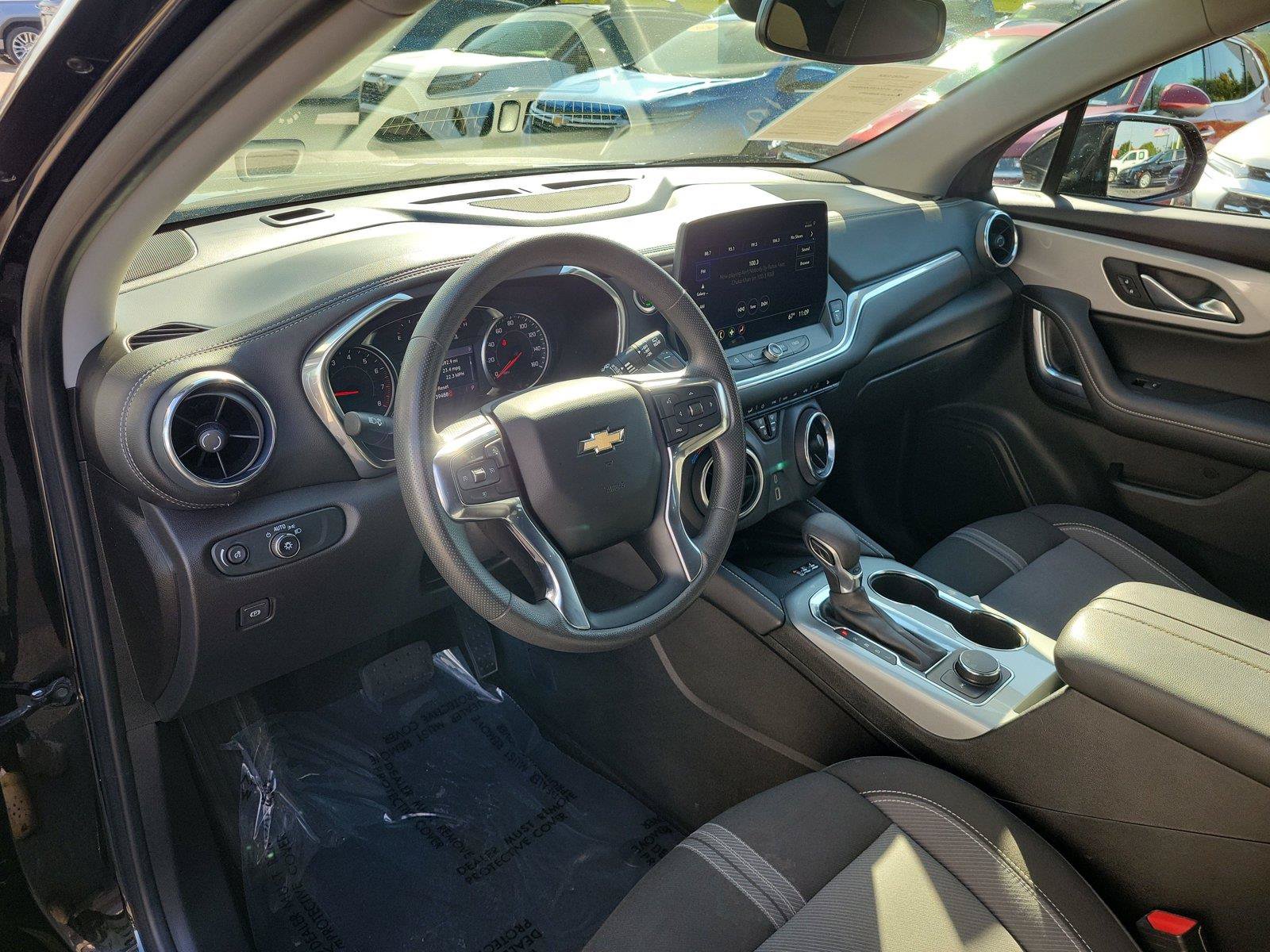 Used 2023 Chevrolet Blazer LT w/ Convenience Package FWD image 18