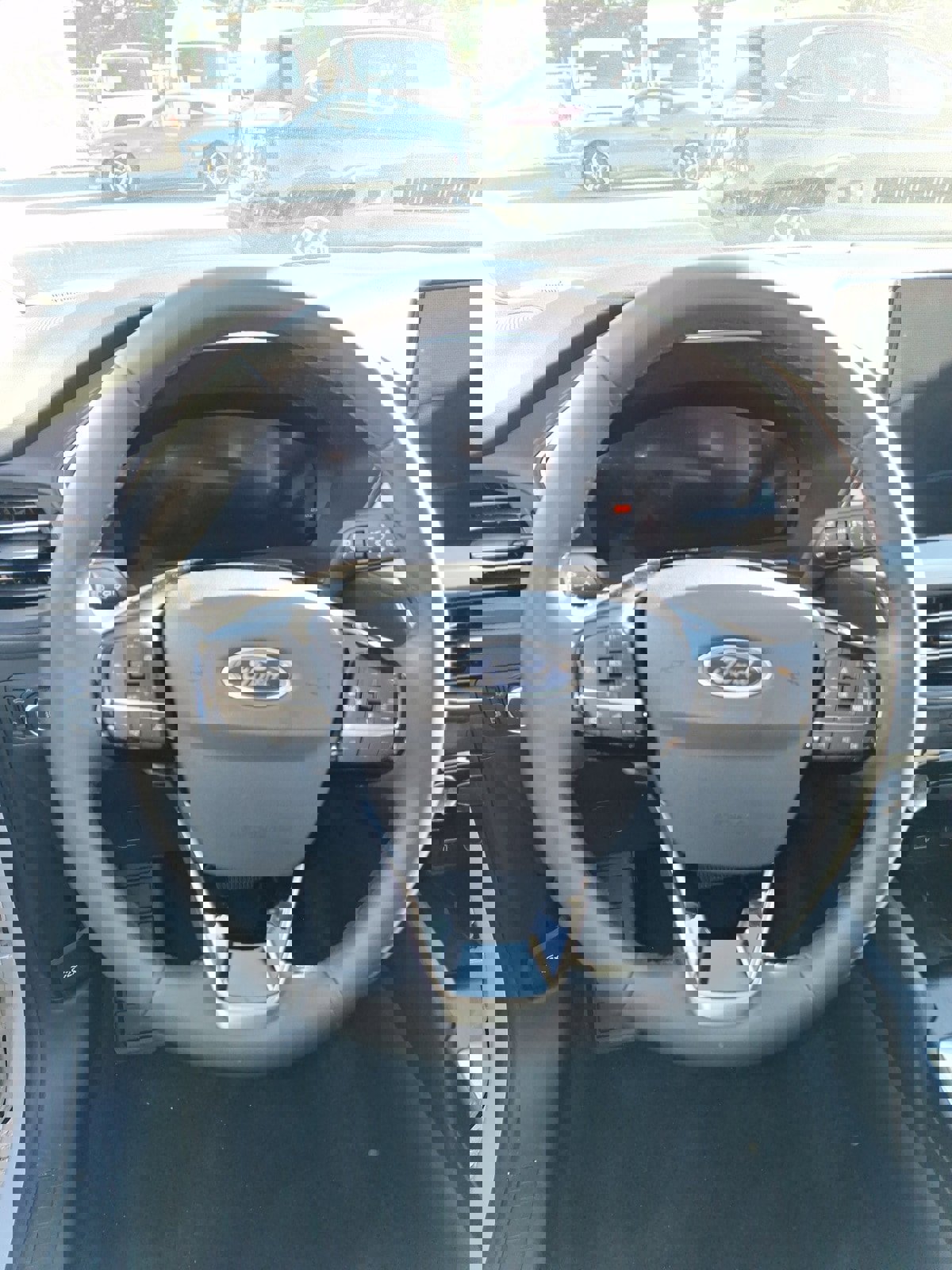 Used 2025 Ford Escape Platinum image 10