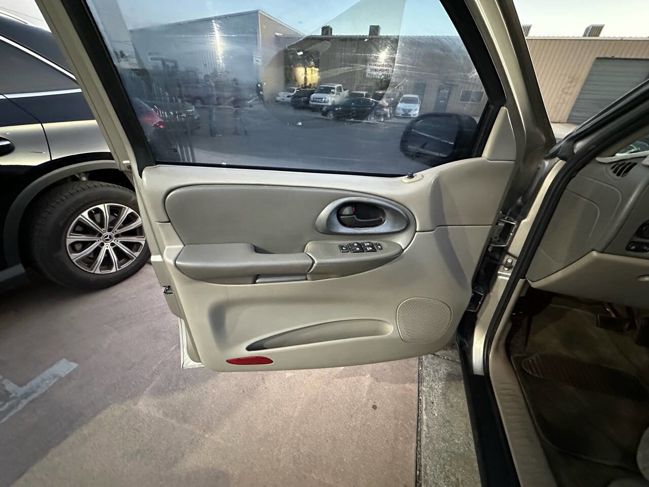 Used 2002 Chevrolet TrailBlazer LS w/ Preferred Equipment Group image 7