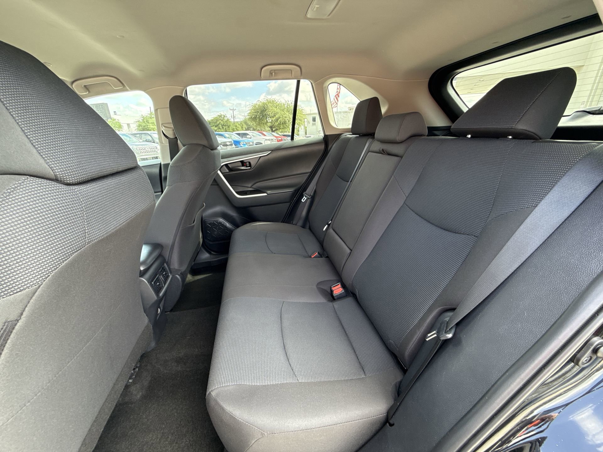 Certified 2025 Toyota RAV4 LE FWD image 24