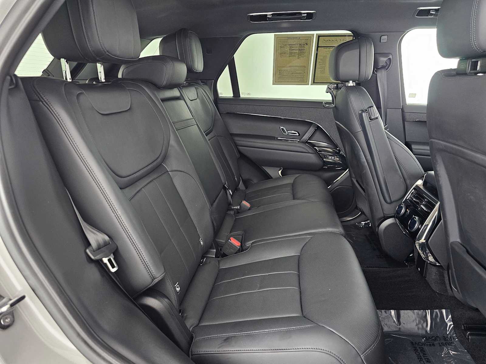Used 2024 Land Rover Range Rover Sport SE AWD/4WD image 13
