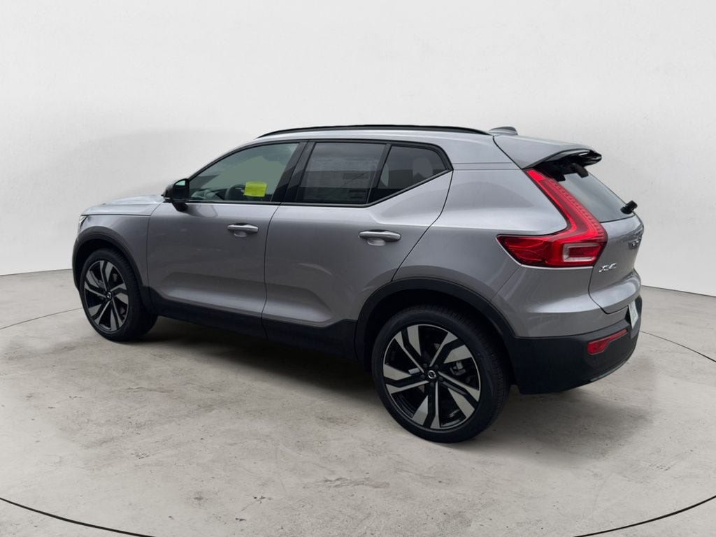 New 2026 Volvo XC40 B5 Ultra w/ Protection Package Premier AWD/4WD image 4