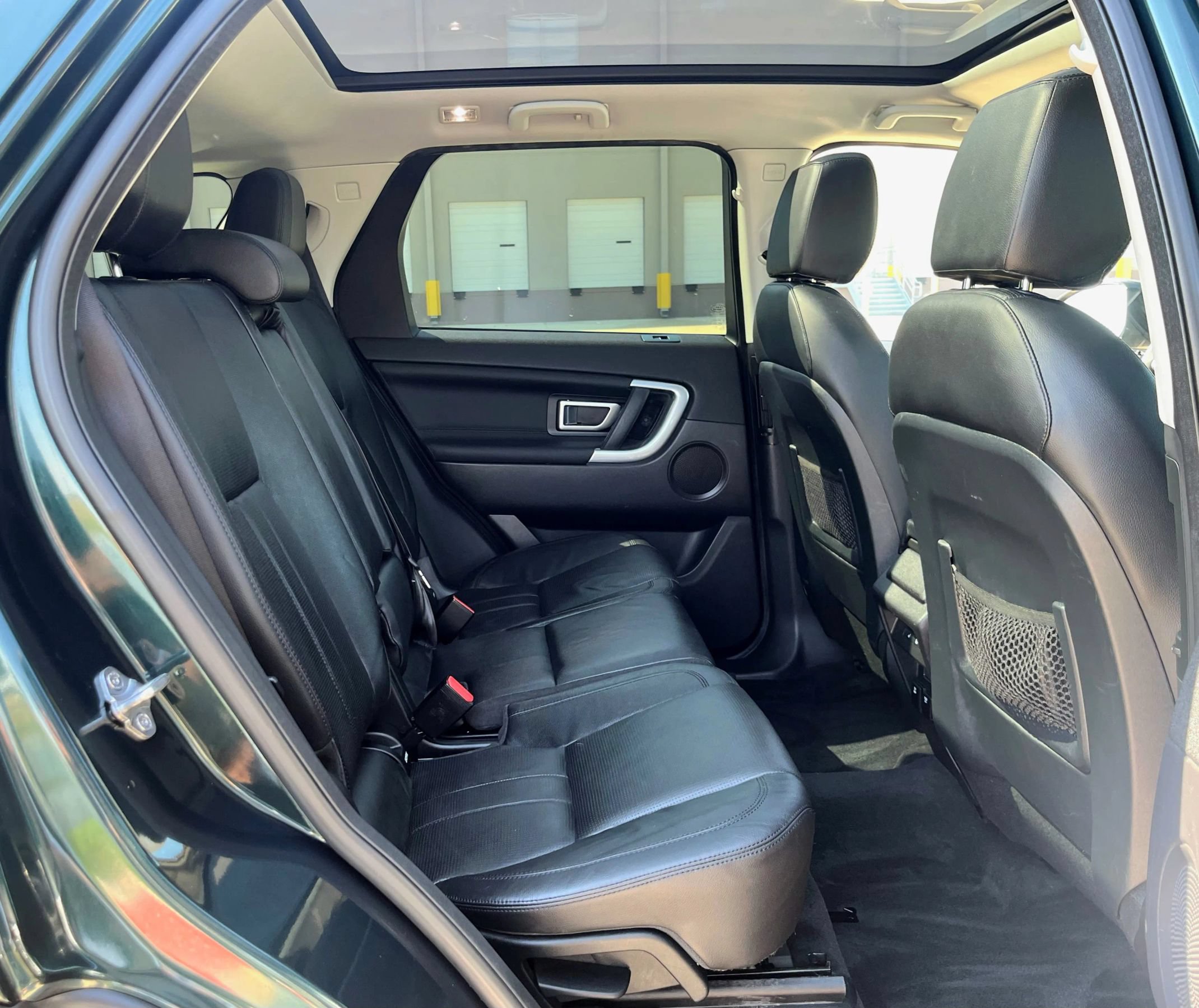 Used 2016 Land Rover Discovery Sport HSE AWD/4WD image 45