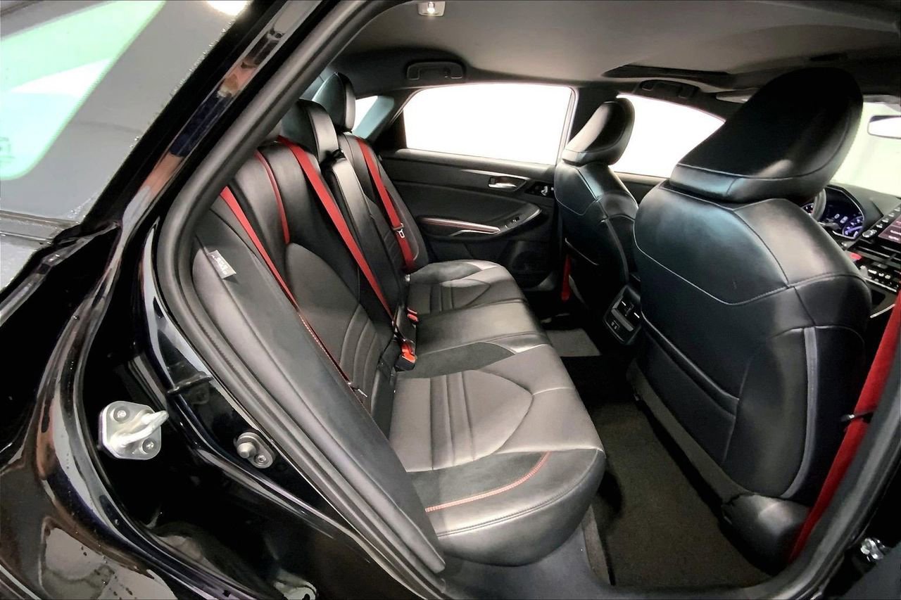 Used 2021 Toyota Avalon TRD image 25