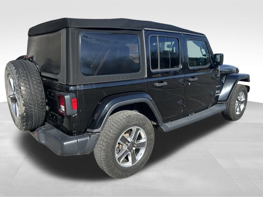 Used 2018 Jeep Wrangler Unlimited Sahara w/ Cold Weather Group image 5