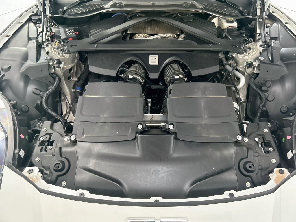 Used 2025 Aston Martin DB12 Coupe RWD image 26