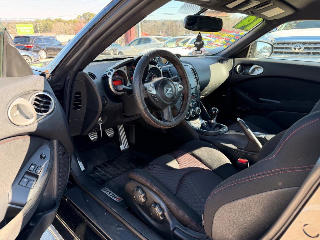 Used 2009 Nissan 370Z NISMO image 5