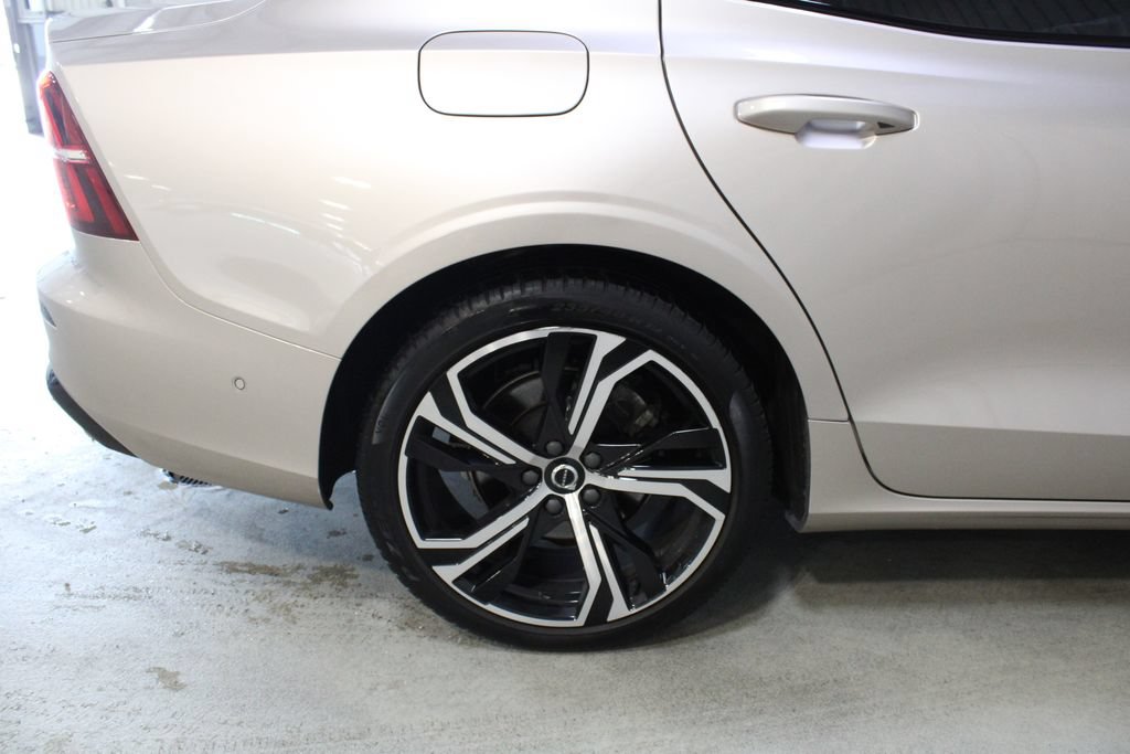 Used 2024 Volvo S60 B5 Plus w/ Climate Package AWD/4WD image 26