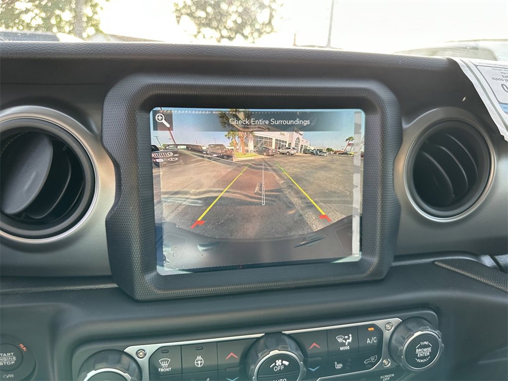 New 2023 Jeep Gladiator Sport image 21