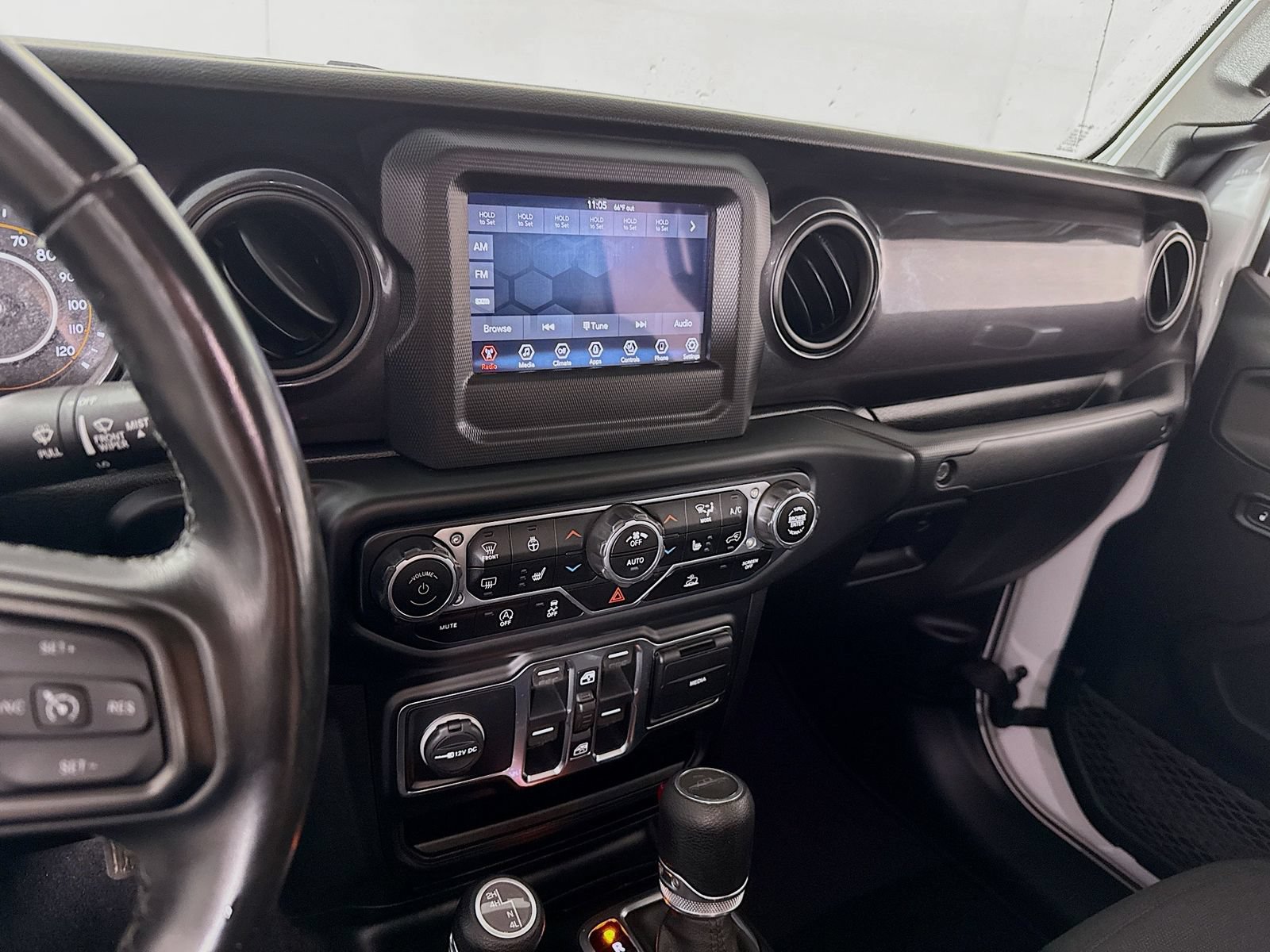Used 2020 Jeep Gladiator Sport AWD/4WD image 15