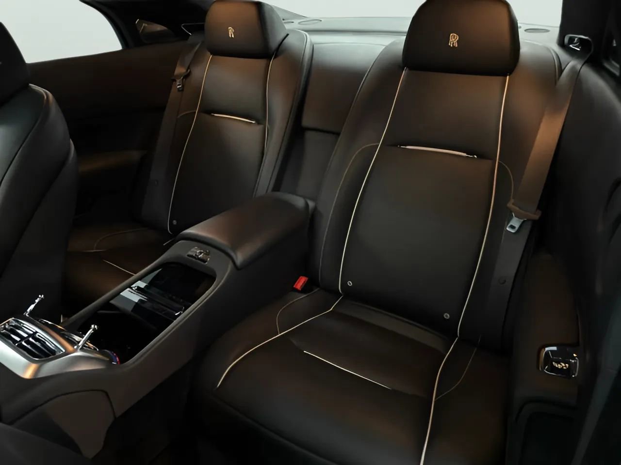 Used 2016 Rolls-Royce Wraith RWD image 13