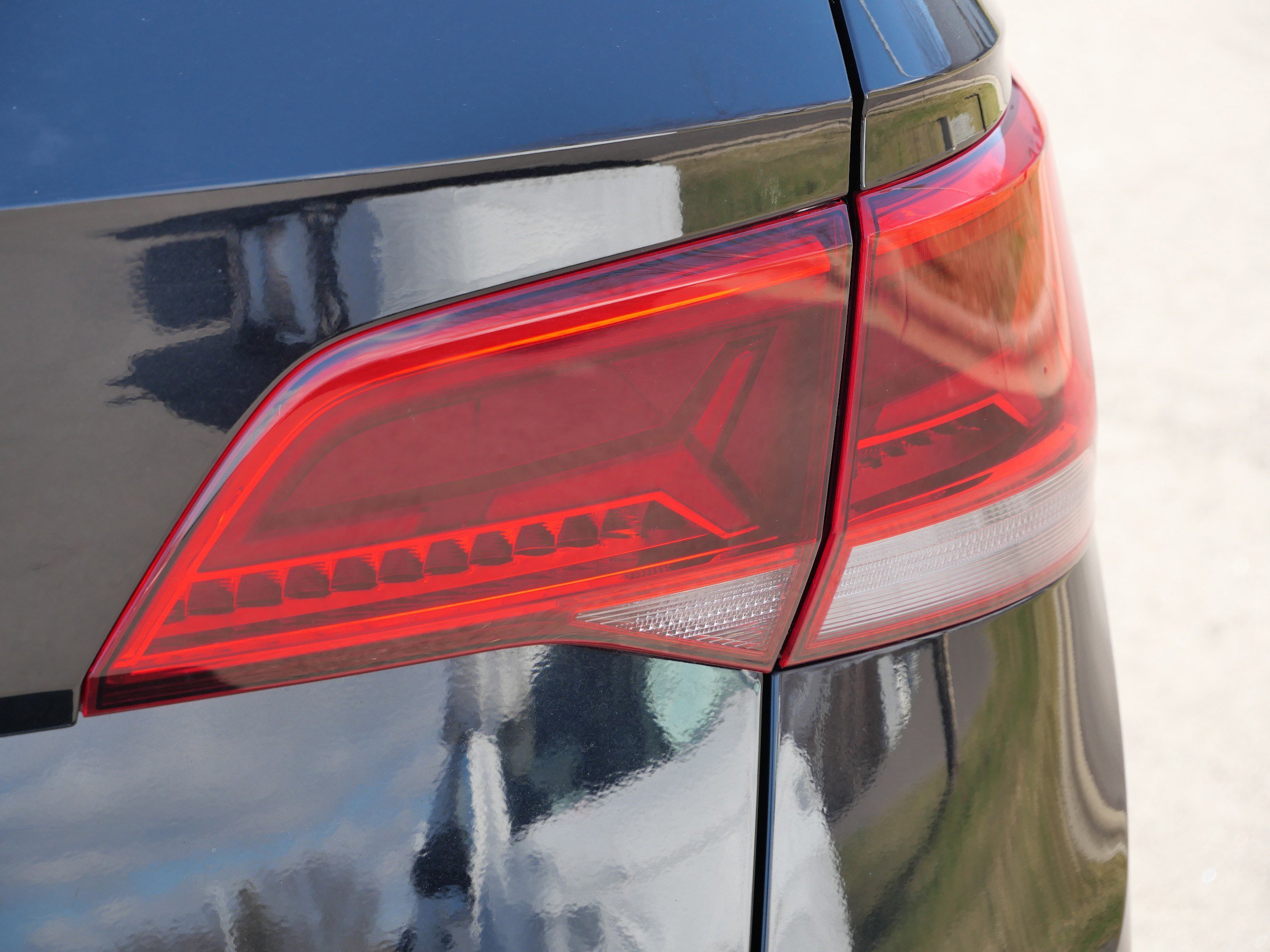 Certified 2022 Volkswagen Taos SE AWD/4WD image 17