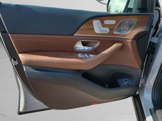 Used 2025 Mercedes-Benz GLE 450e 4MATIC w/ Winter Package image 22