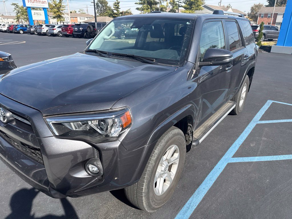 Used 2022 Toyota 4Runner SR5 Premium w/ Moonroof Package AWD/4WD image 6